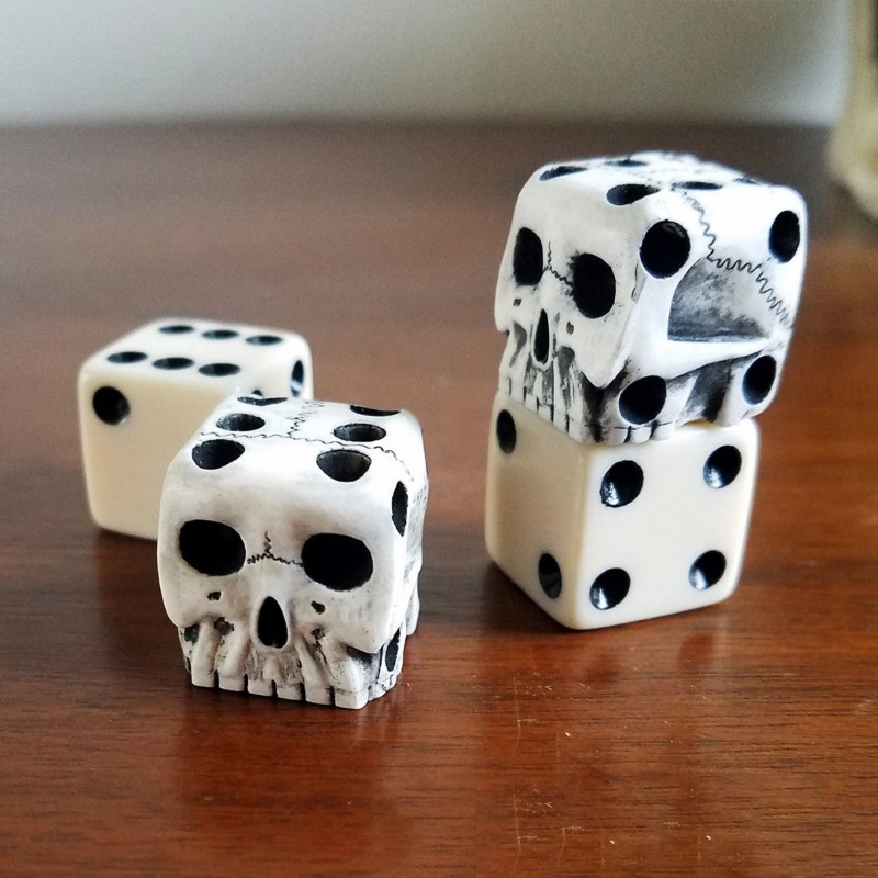 Halloween White Skull Resin Di – обзор и цена Party Games No Equipment